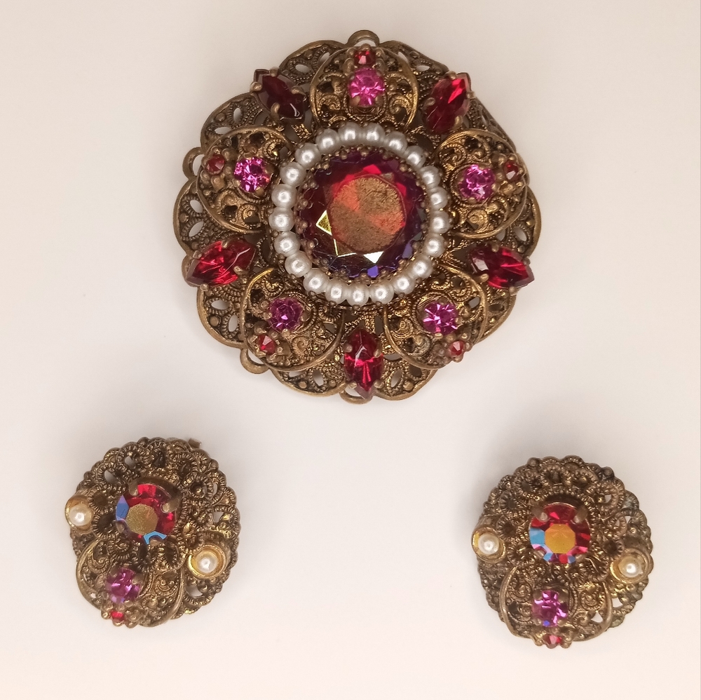 Filigree Brooch & Earrings Aurora Borealis Glass Red Pink Rhinestone Fau…